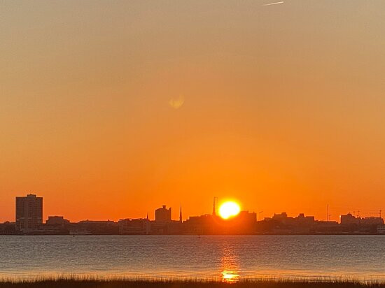 Mount Pleasant Memorial Waterfront Park景点图片