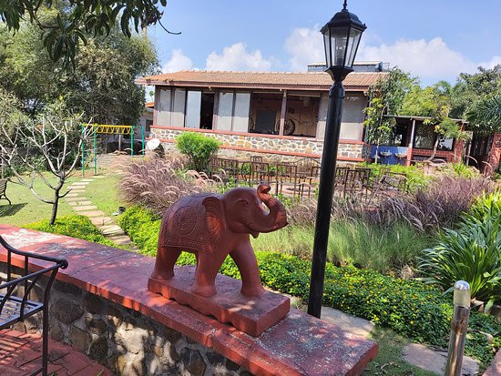 Lake Vaitarna Resort主图