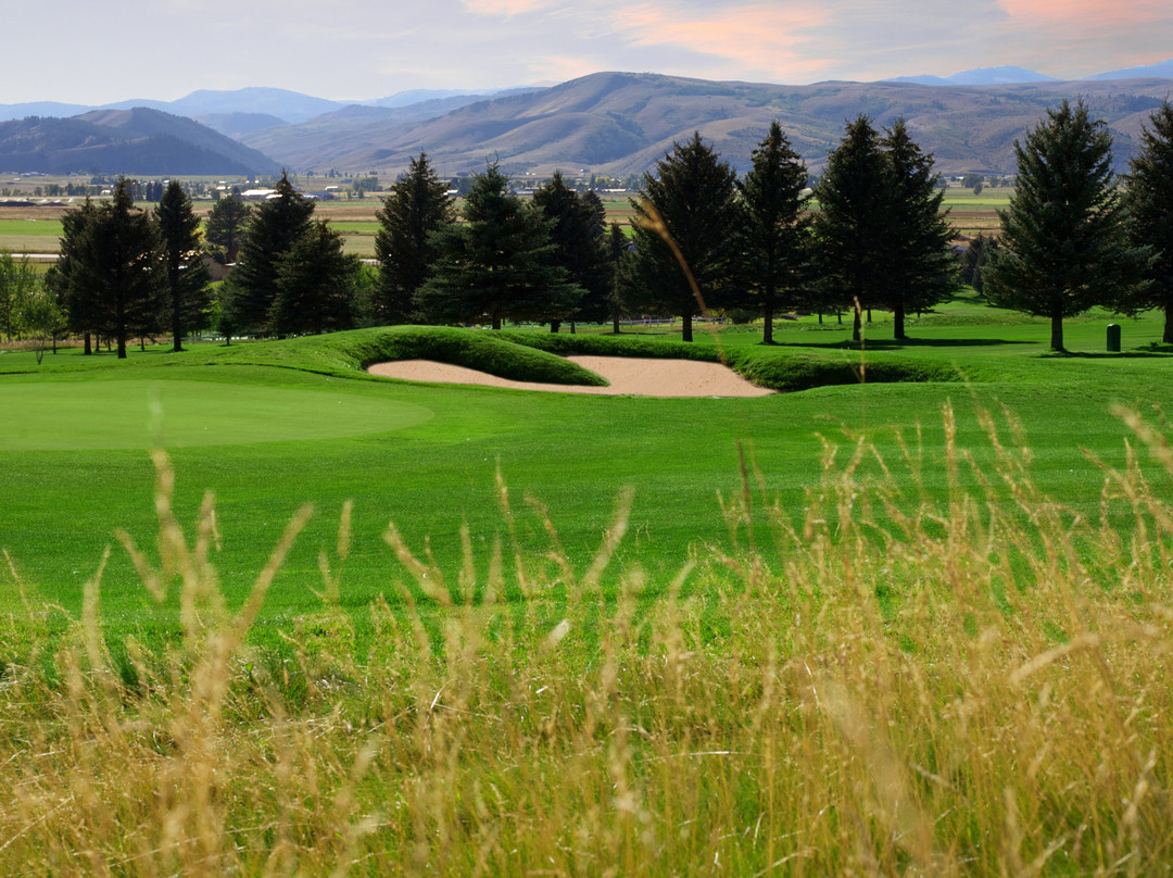 Valli Vu Golf Course景点图片
