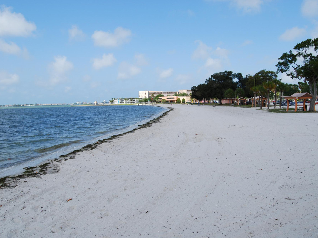 Gulfport Municipal Beach景点图片