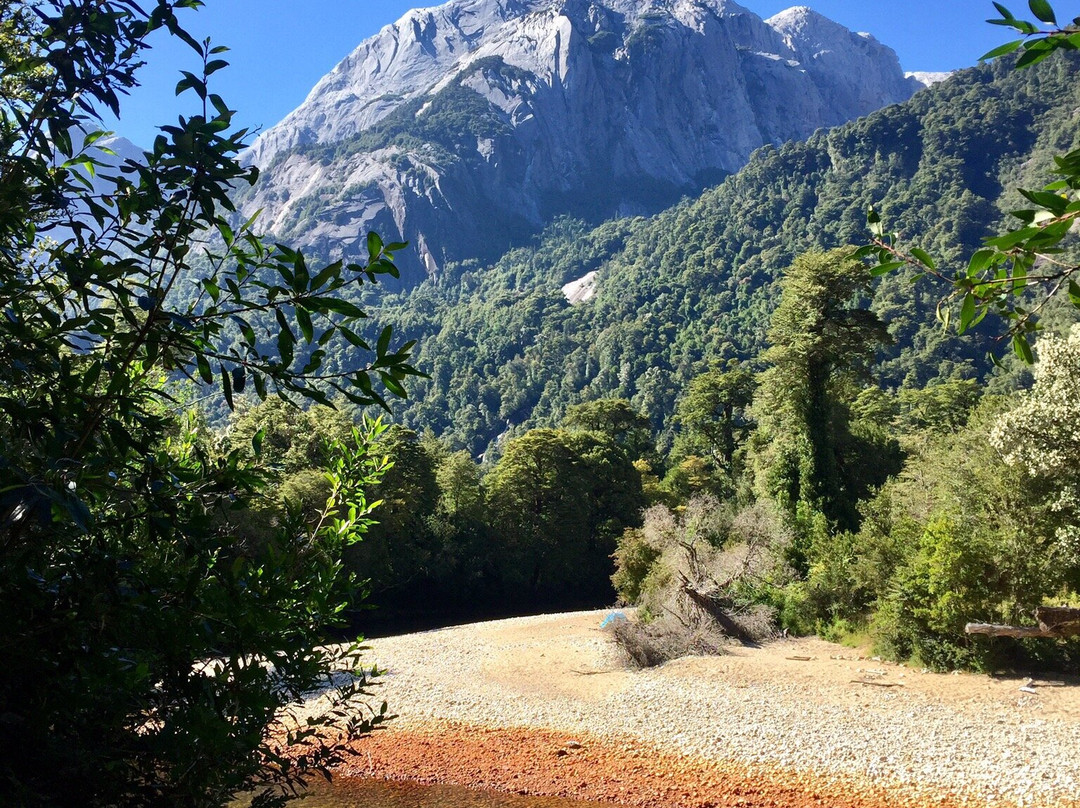 Toboganes de la Junta-Cochamo必去景点