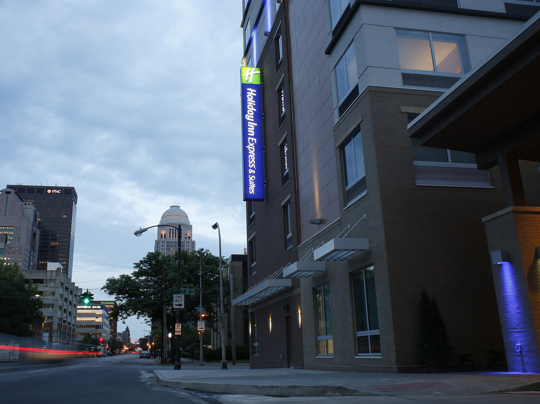 Holiday Inn Express & Suites Louisville Downtown By IHG主图