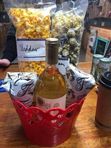 Starved Rock Popcorn & More-尤蒂卡必去景点