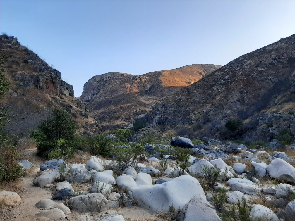 El Salto Canyon & Waterfall景点图片