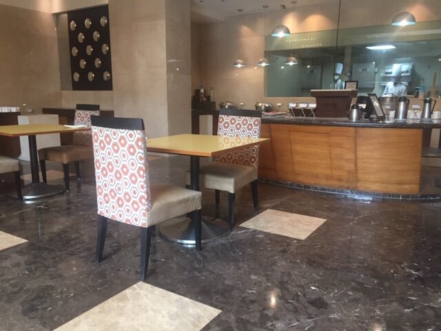 兰契雷迪森蓝光酒店-浴室