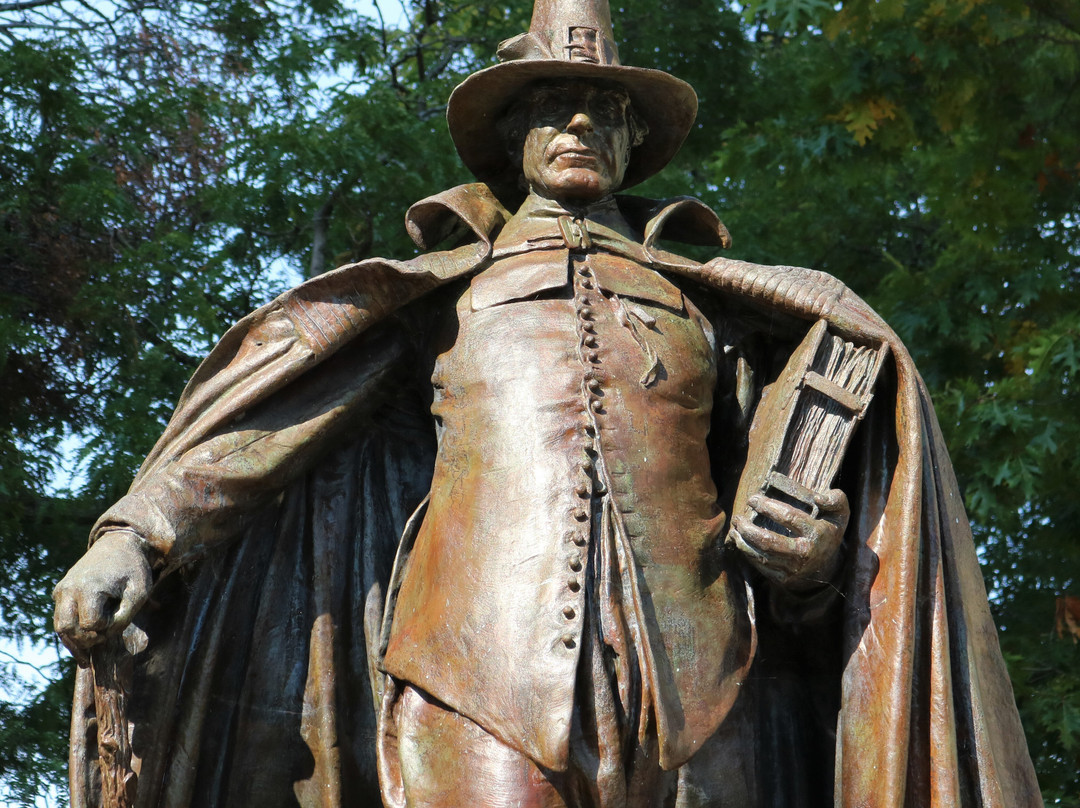 Deacon Samuel Chapin Statue景点图片