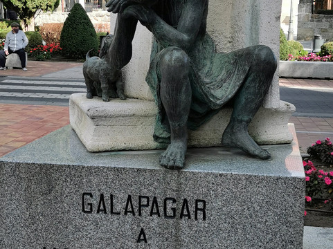 Estatua Jacinto Benavente-Galapagar必去景点