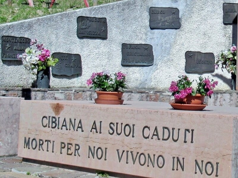 Monumento ai Caduti景点图片