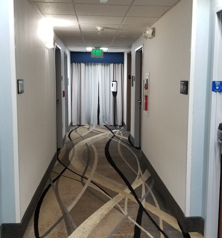 莱顿希尔顿恒庭酒店主图