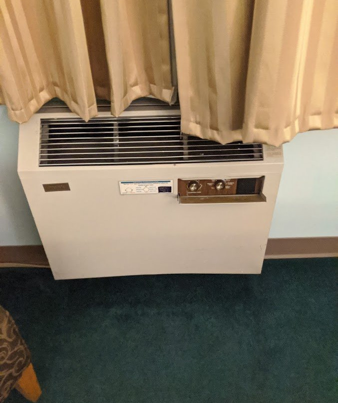 Cedars Inn Hotel & Convention Centre主图