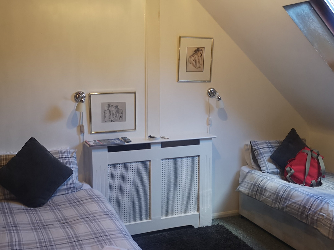 The Folly Hotel主图