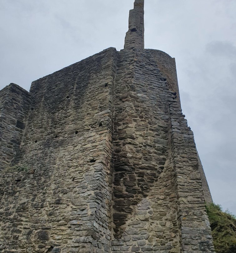 Löwenburg und Philippsburg-Monreal必去景点