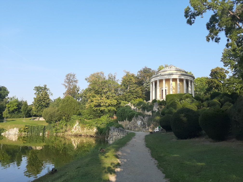 Schloss Esterhazy-铁城必去景点