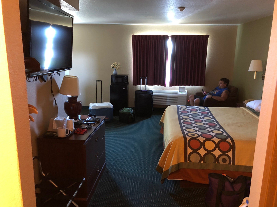 Super 8 by Wyndham Platte City Kansas City Area主图