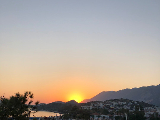 Dejavu Cafe Bar-卡斯必去景点