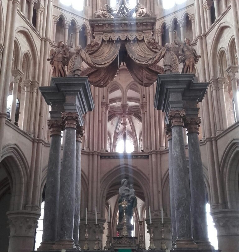 Abbatiale Notre Dame de Mouzon景点图片