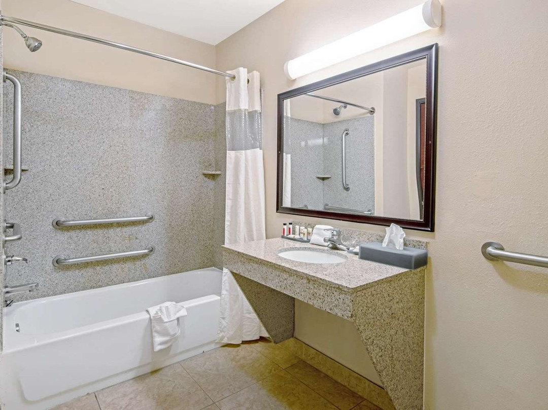 La Quinta Inn & Suites by Wyndham Woodward主图