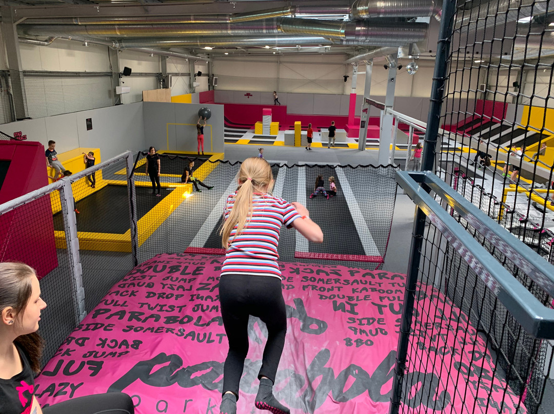 Park Trampolin Parabola景点图片