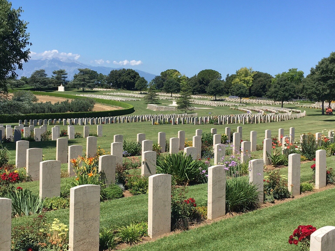 Sangro River War Cemetery景点图片