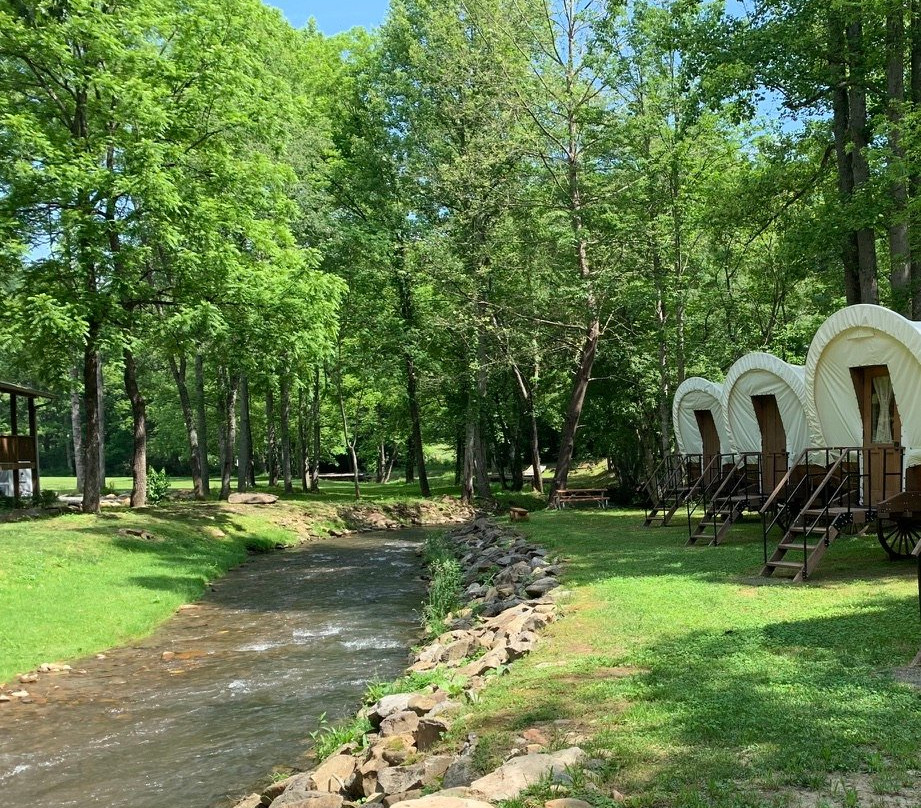 Iron Horse Motorcycle Lodge主图