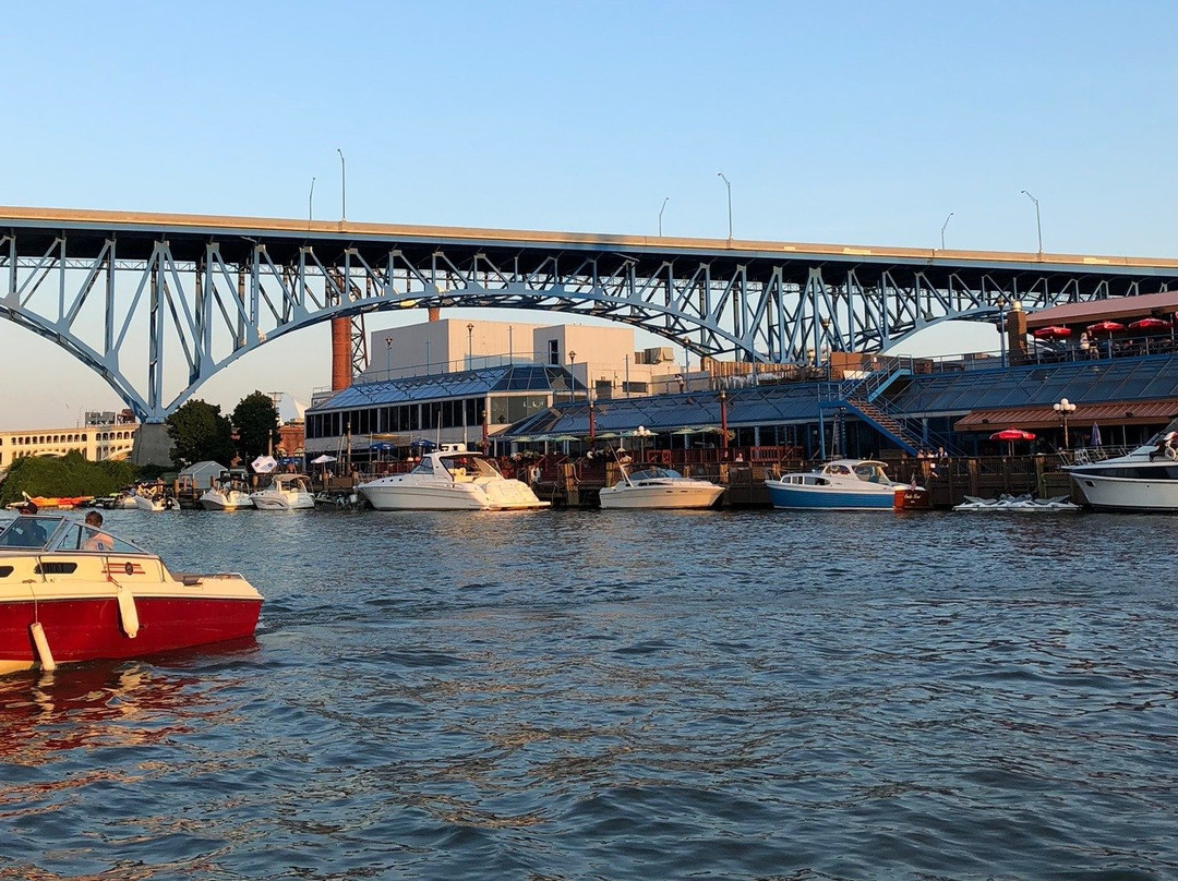 Great Lakes Boat Charters景点图片