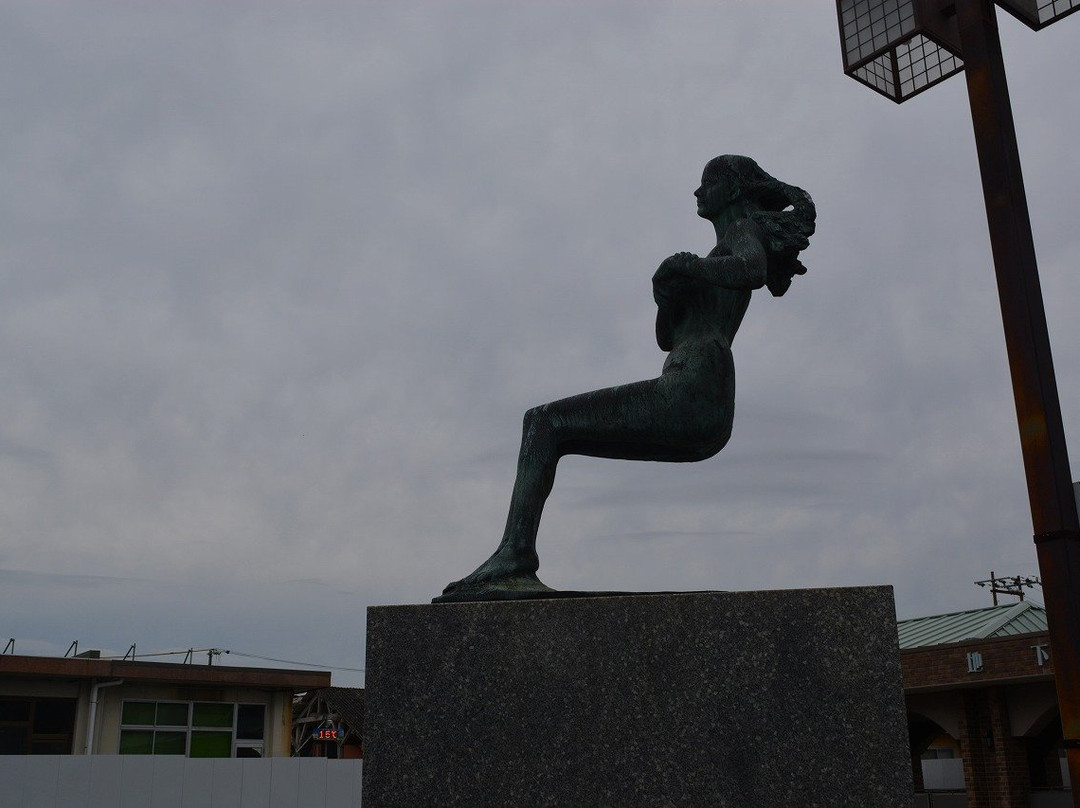 Izanai Statue-柳井市必去景点