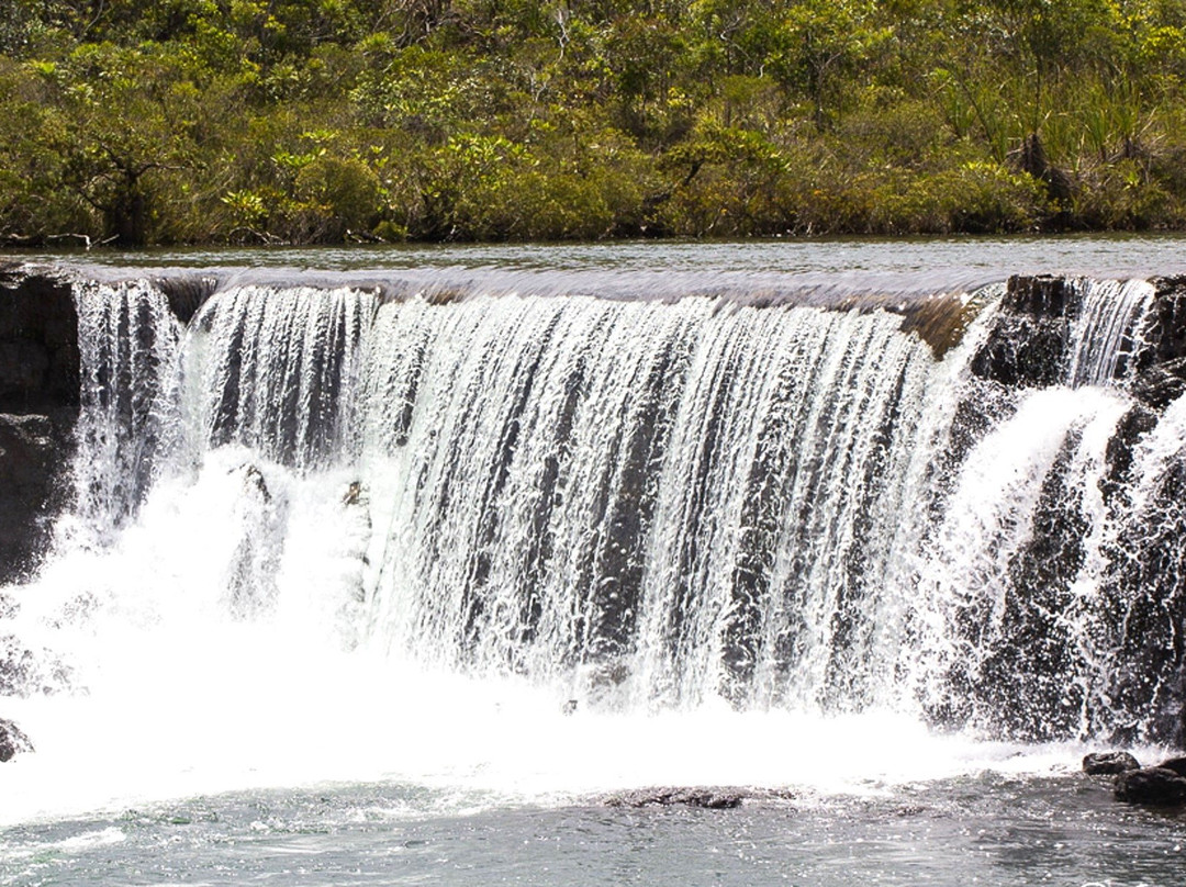 Les Chutes de la Madeleine-Yate必去景点