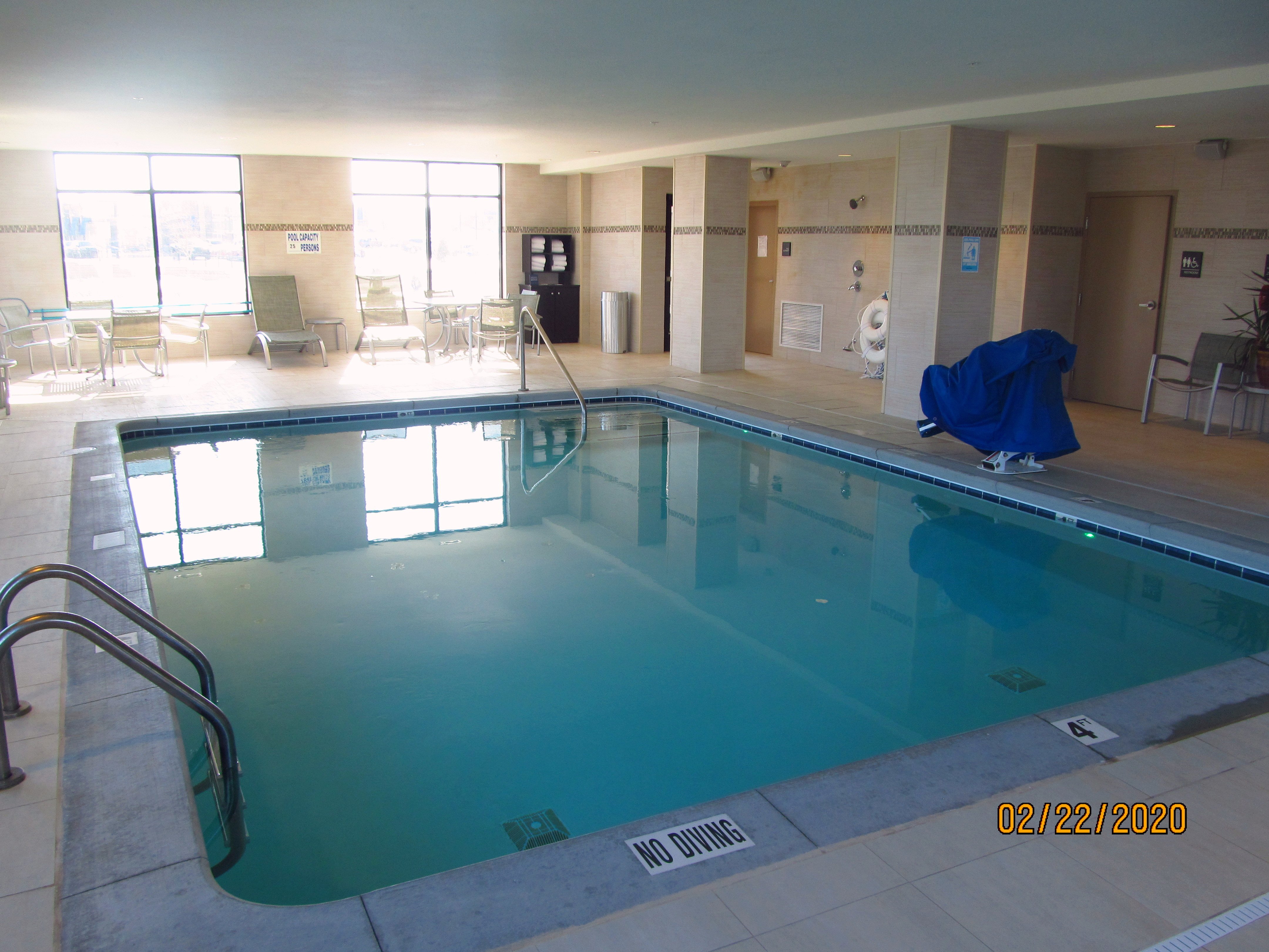 Hampton Inn Big Rapids-泳池