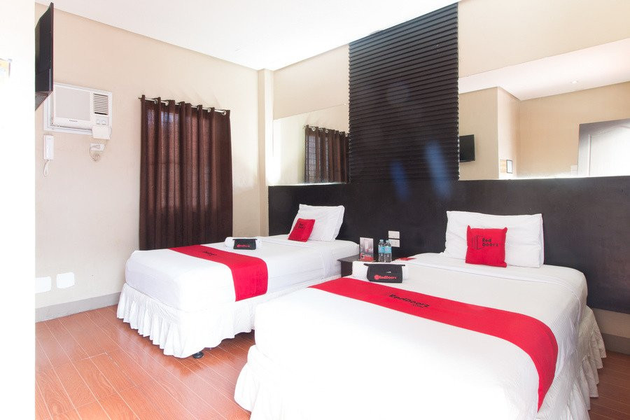 RedDoorz Plus Near Tacloban Astrodome主图
