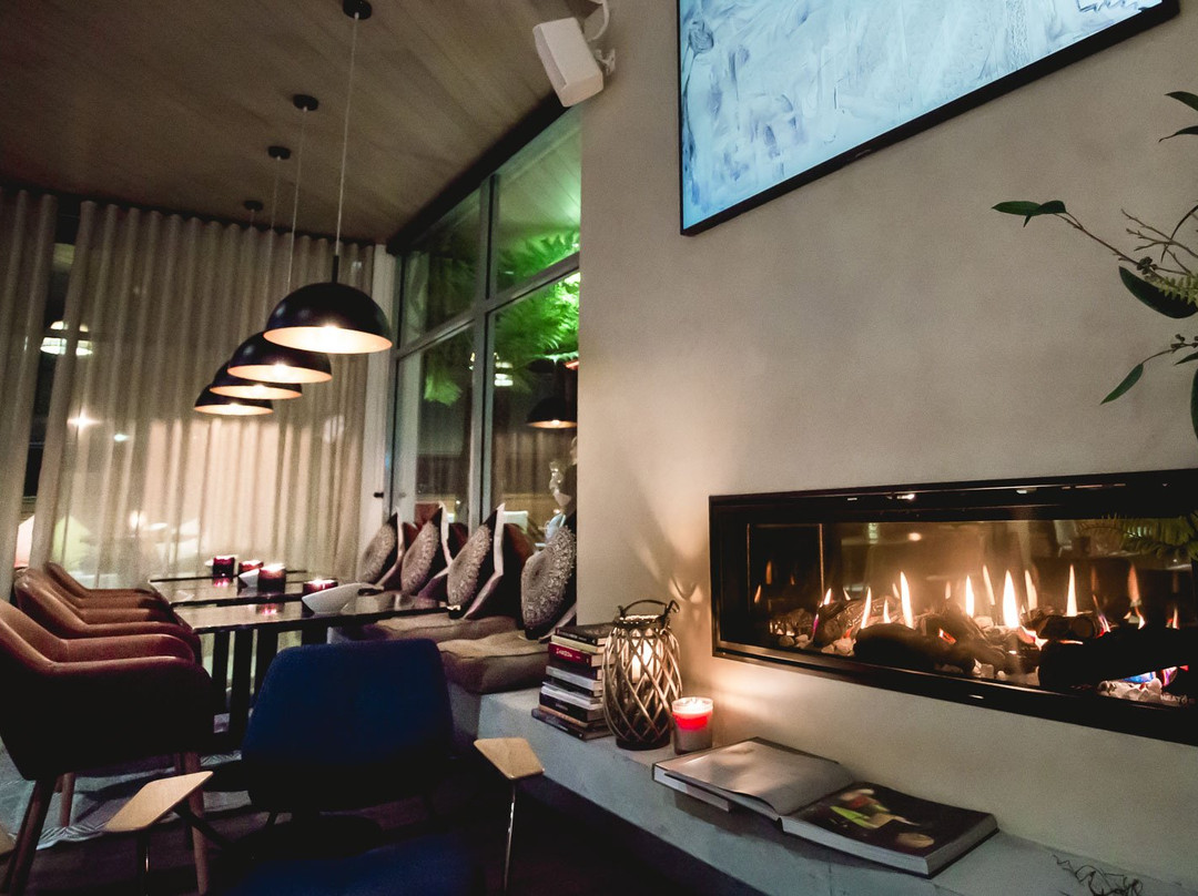 Shoreline Hotel主图