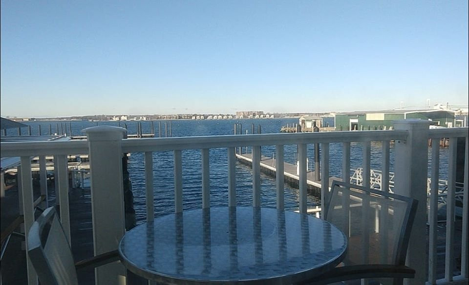 Forty 1⁰ North主图