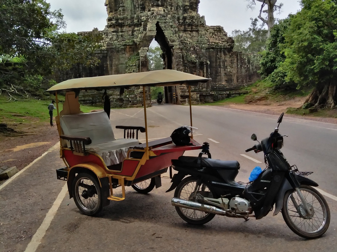 Gold Tuk-Tuk Driver-暹粒必去景点