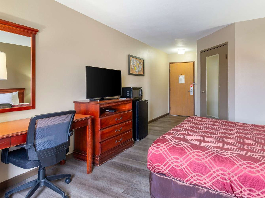 Econo Lodge Inn & Suites主图