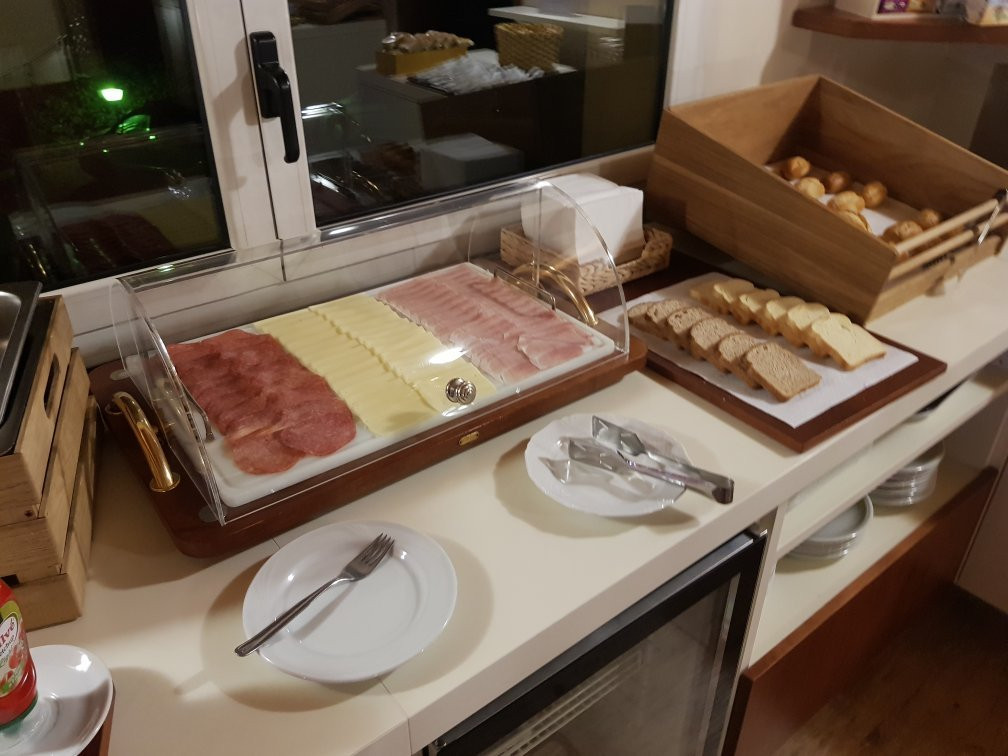 丽滋酒店主图