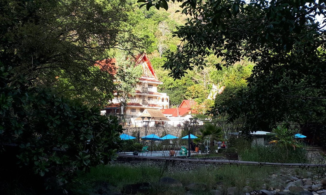 Tinidee Hot Springs景点图片