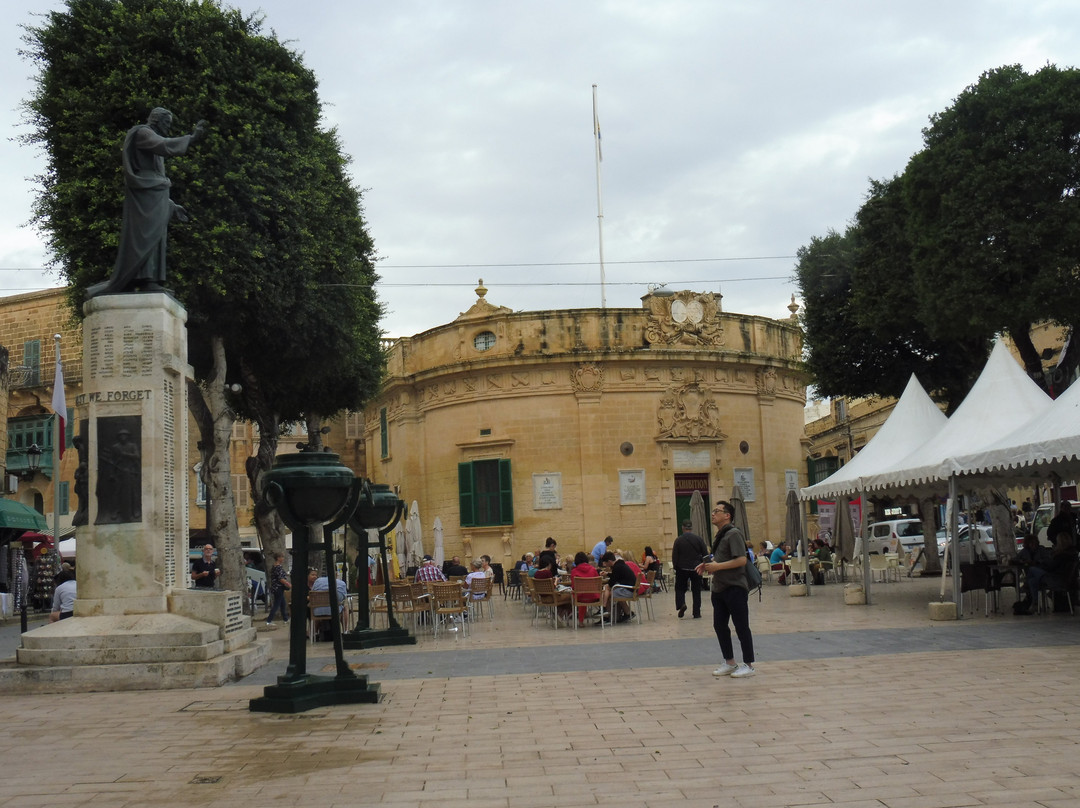Independence Square-Victoria必去景点