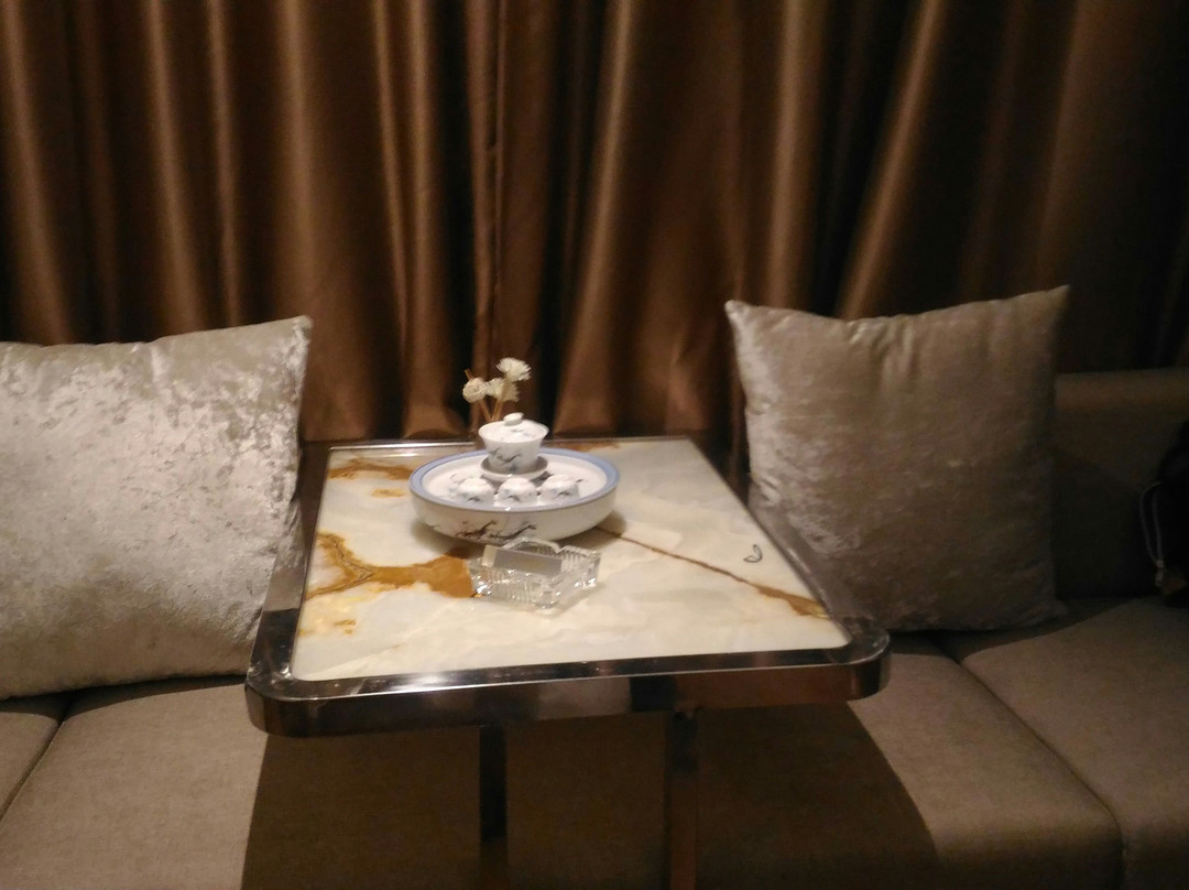 万隆大酒店主图