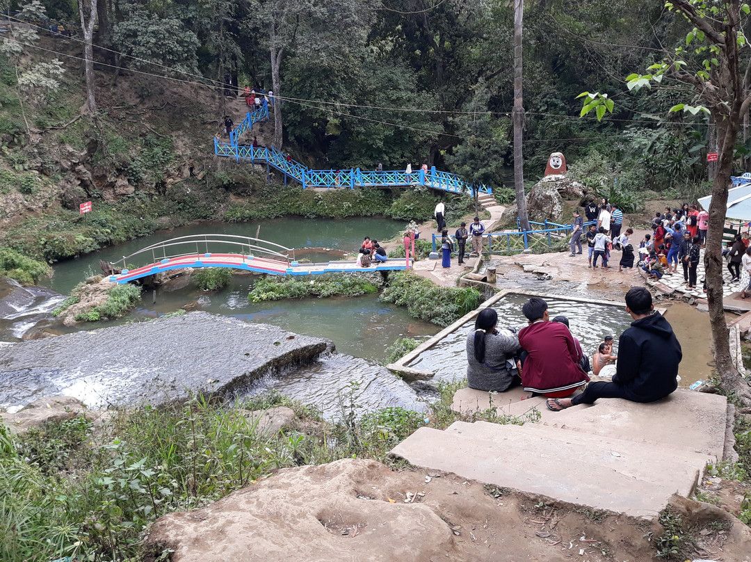 Pwe Kauk Waterfall景点图片