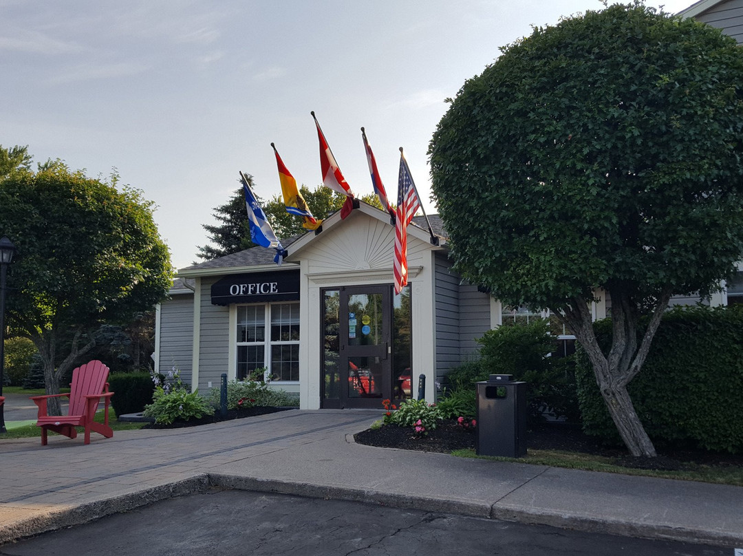 Amsterdam Inn & Suites Sussex主图