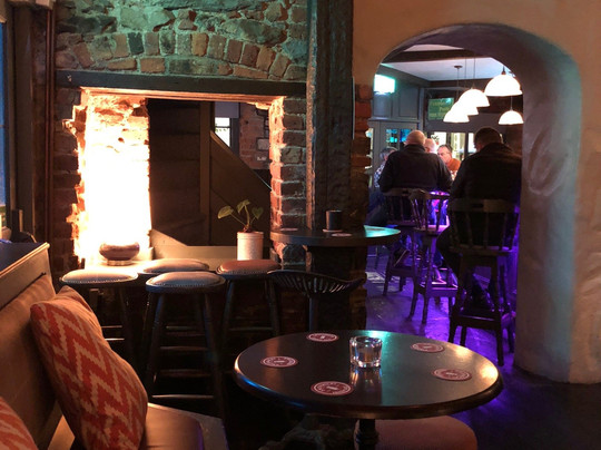 Taylors Bar-恩尼斯必去景点