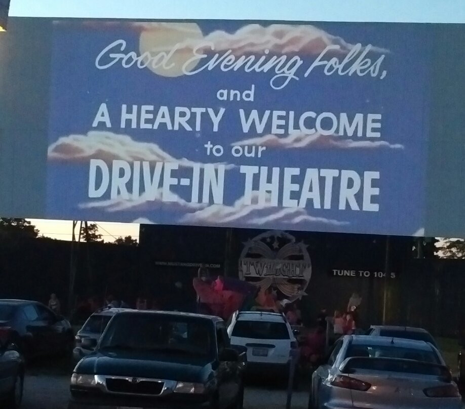 Belmont旅游景点-Mustang Drive-In