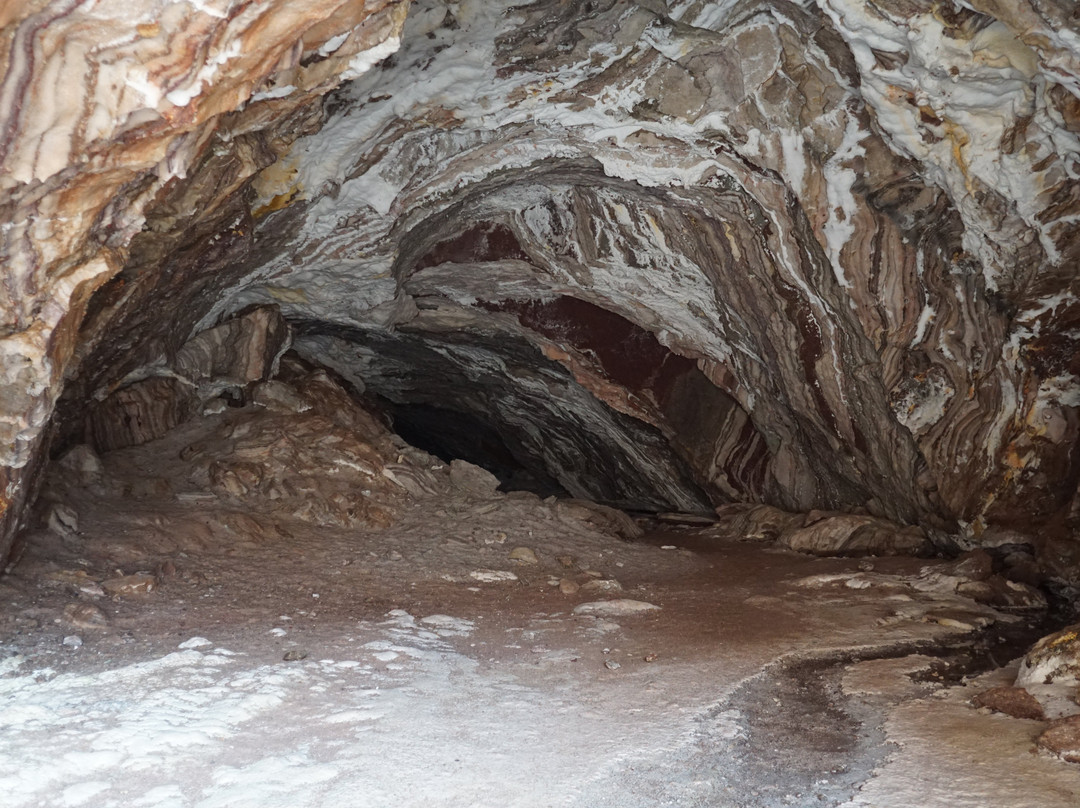 Namakdan Salt Cave景点图片