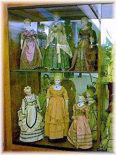 Eliza Cruce Hall Doll Museum景点图片