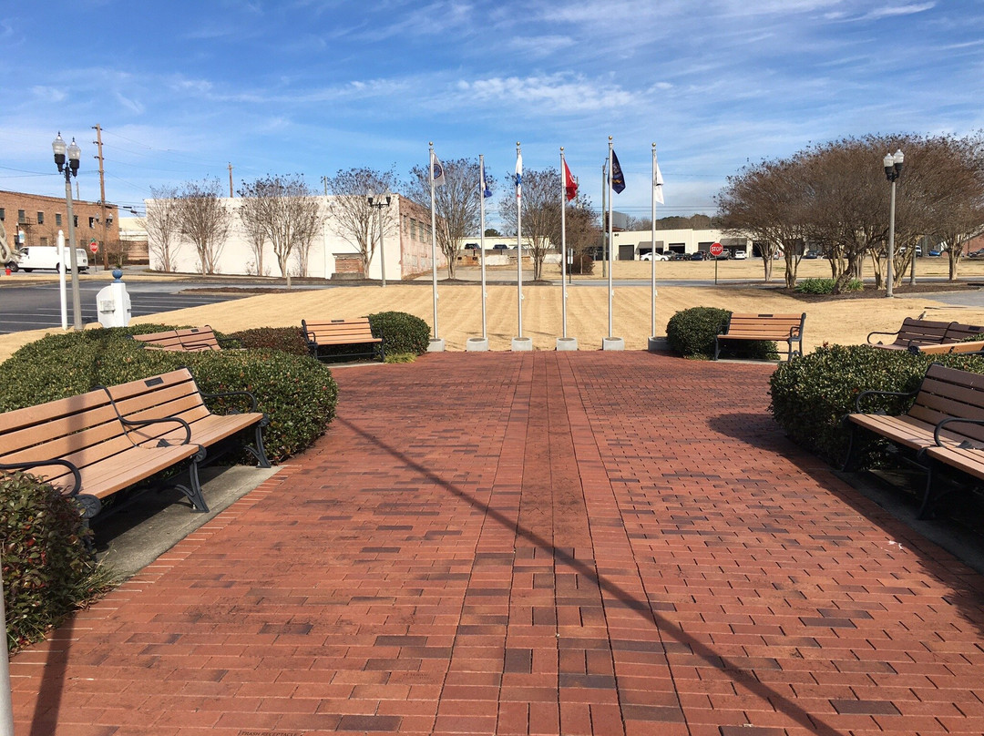 Veterans Commemorative Park景点图片