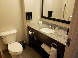 Best Western Plus Sand Bass Inn & Suites-浴室
