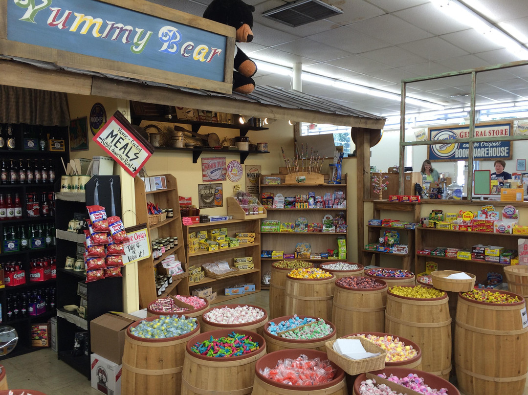MoonPie General Store and the Original Book Warehouse-皮金福奇必去景点