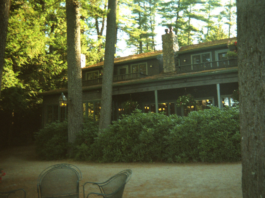 Migis Lodge on Sebago Lake主图