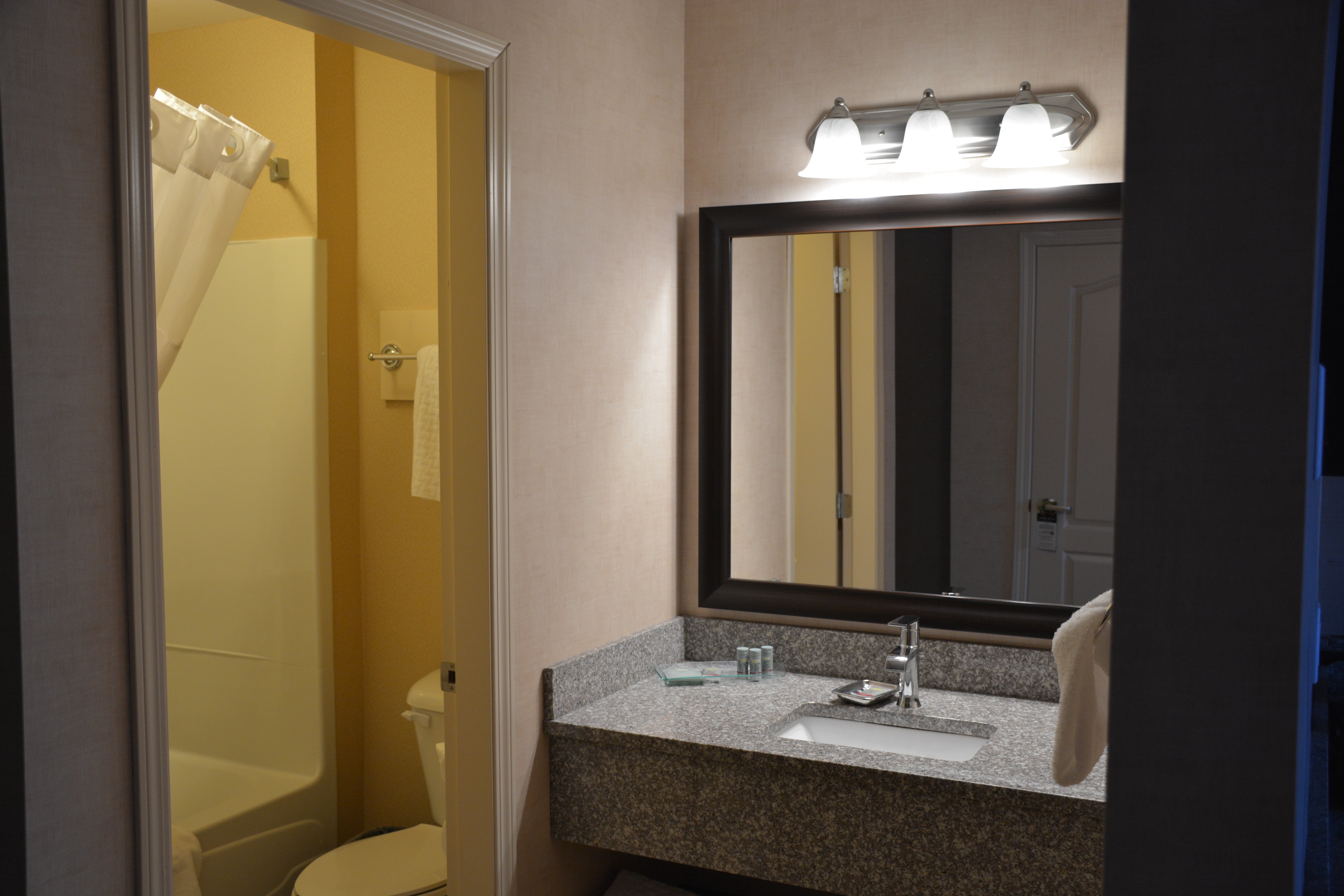 Prestige Cranbrook Hotel, BW Premier Collection-浴室