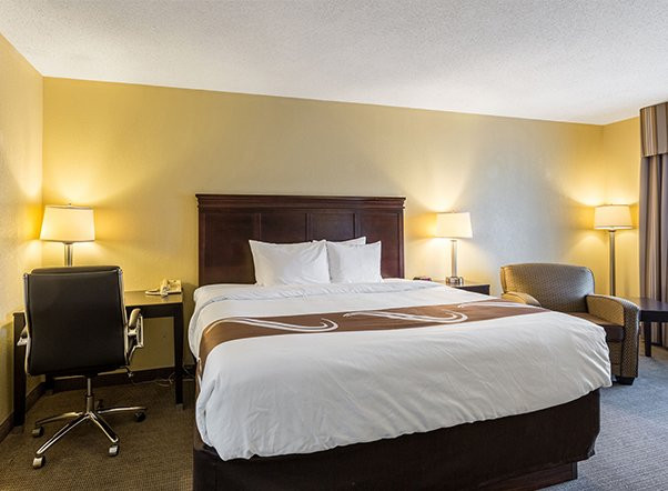 尤宁城希尔顿恒庭酒店主图