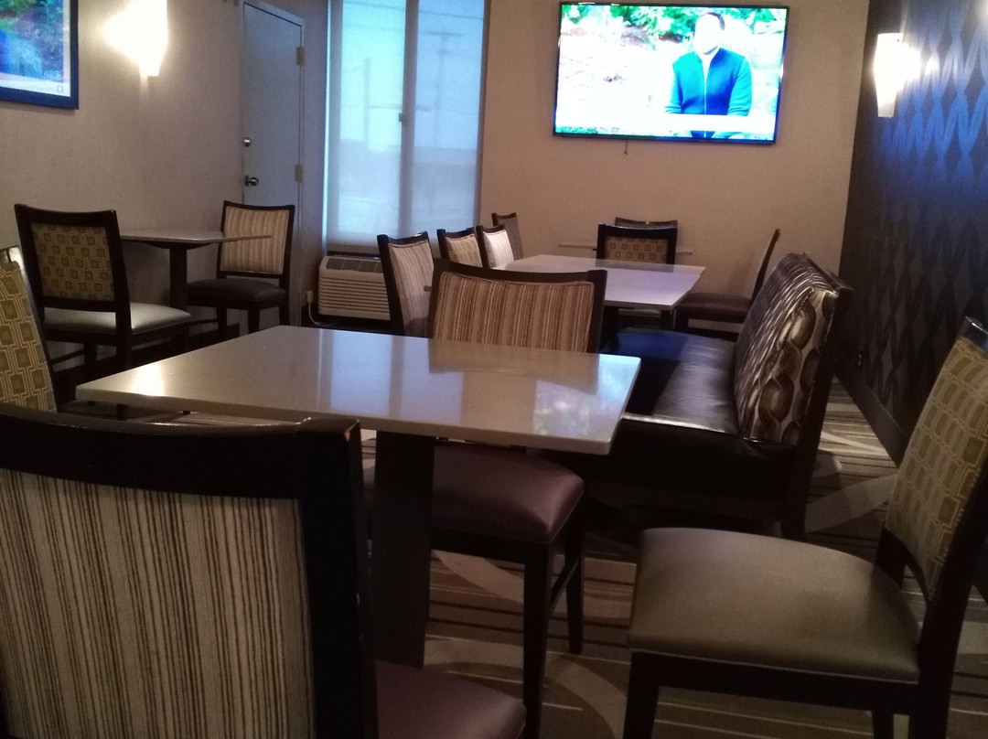 La Quinta Inn by Wyndham Binghamton - Johnson City主图